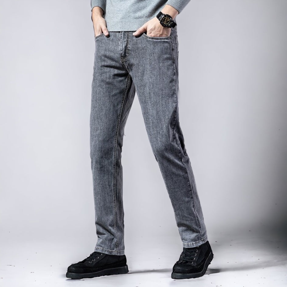 Vinny All Season Jeans, casual fit denim for spring and autumn.
