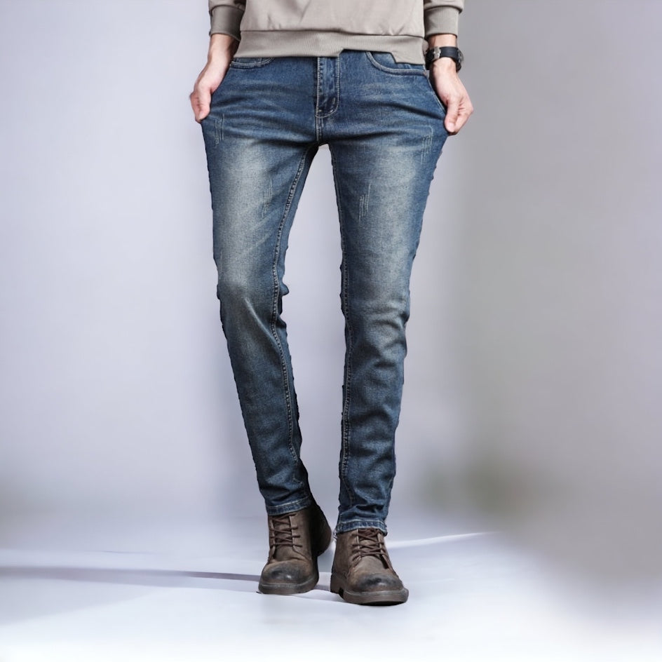 Vinny Straight Jeans for smart casual style, perfect for spring and autumn.