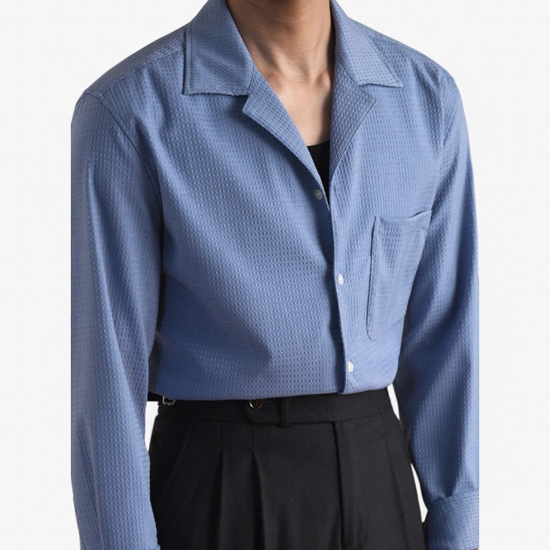 Tailored collar old money shirt in soft blue, classic vintage style for men.