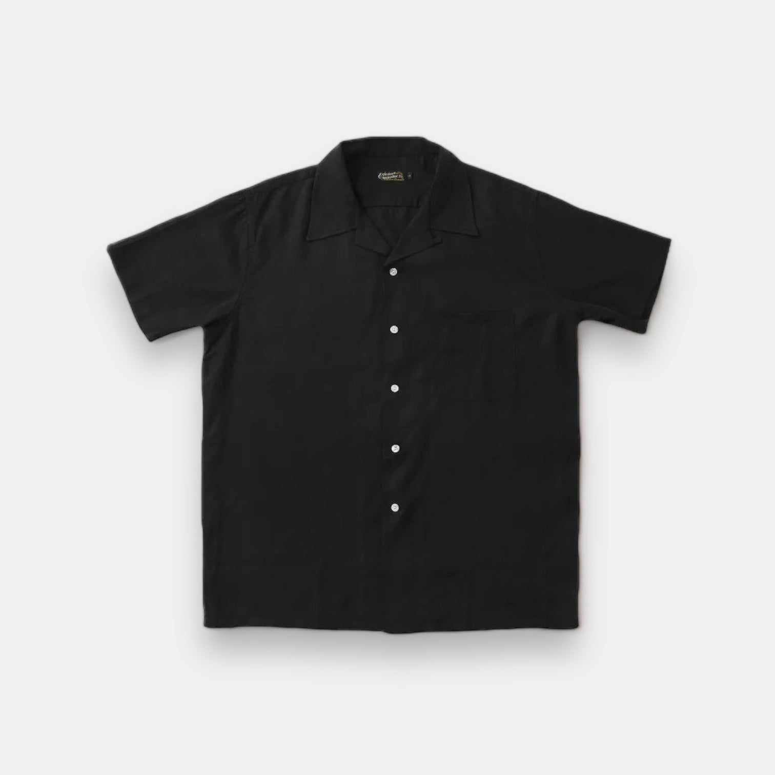 Vintage tencel beach summer shirt with classic collar in solid black, ideal for casual or elegant styles.