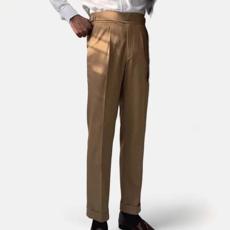 High waist gentleman trousers in elegant, full-length smart casual style.