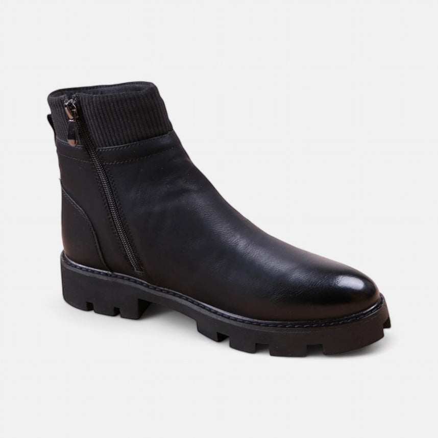 Cowboy platform leather boots with durable artificial leather and rubber soles.