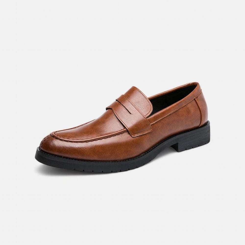 Brown British casual loafers with rubber outsole for style and comfort.