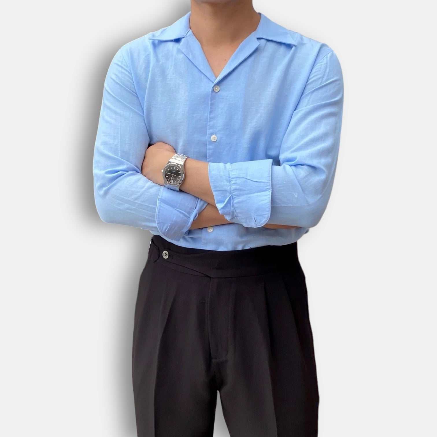 British elegant long sleeve shirt in light blue, classic collar, casual elegant style.