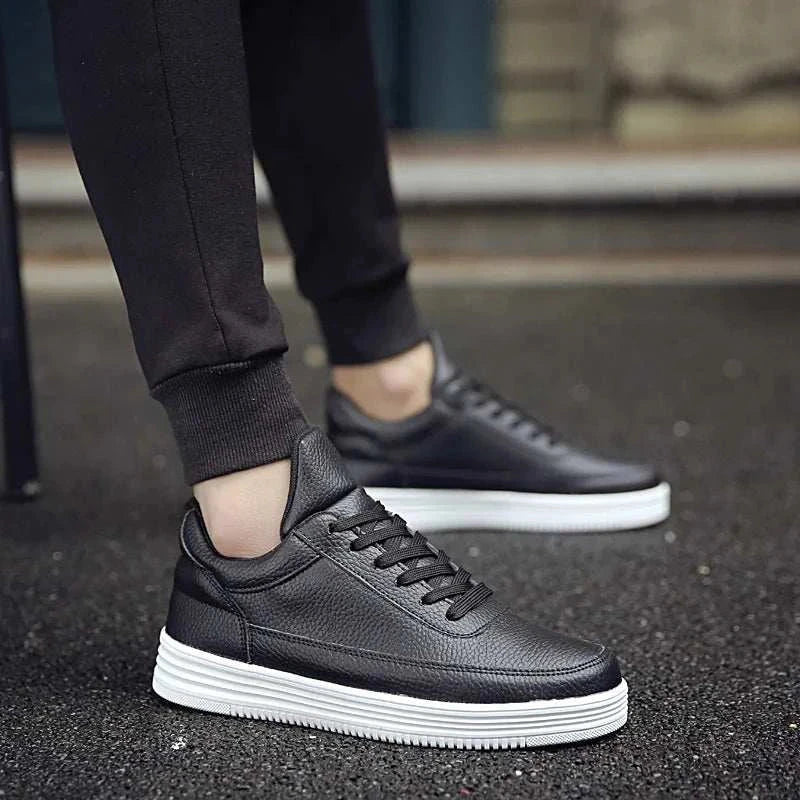 Men's Autumn comfort sneakers in black, casual breathable footwear.
