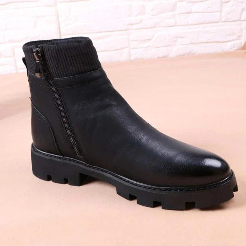 Cowboy platform leather boots with durable rubber soles and ecological leather.