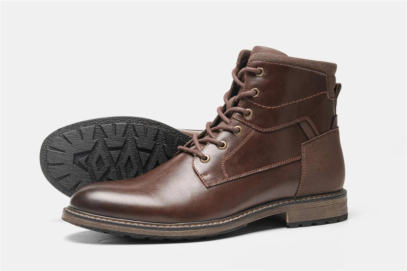 Retro British leather boots made of ecological leather and durable rubber.
