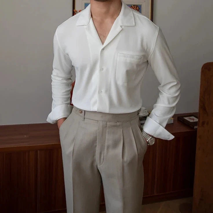 Smart casual turn-down collar shirt for men in white, long sleeve, made of polyester and premium fabrics.