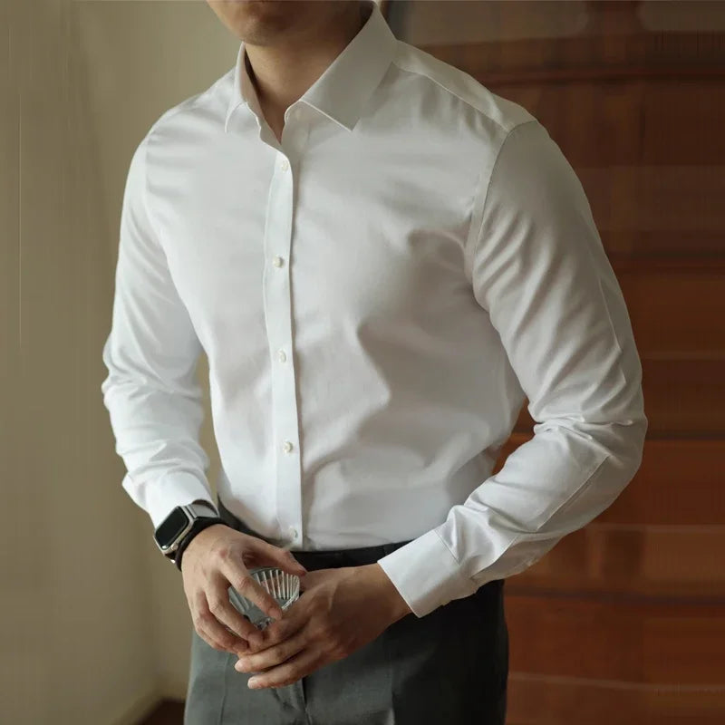 Casual office Italian shirt for men in soft cotton, perfect for all seasons.