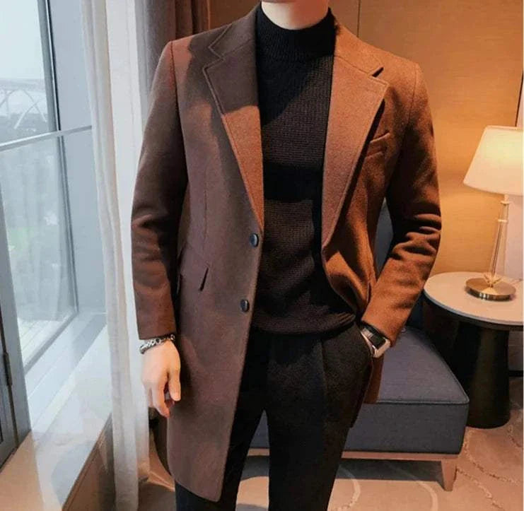 Elegant slim fit suit coat for men, stylish autumn/winter fashion.