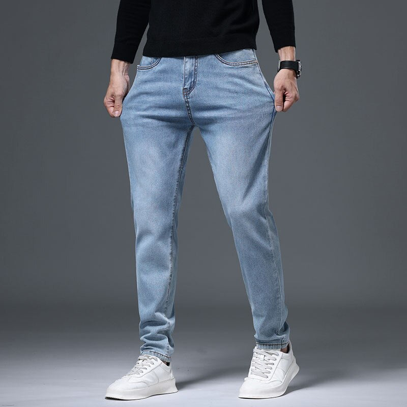 Vinny Simple Jeans in light blue denim, suitable for casual and semi-formal settings.