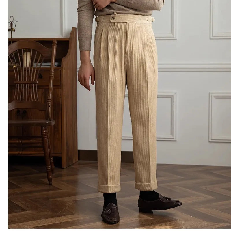 Italian old money vintage pants, luxurious polyester-cotton blend, stylish and durable.