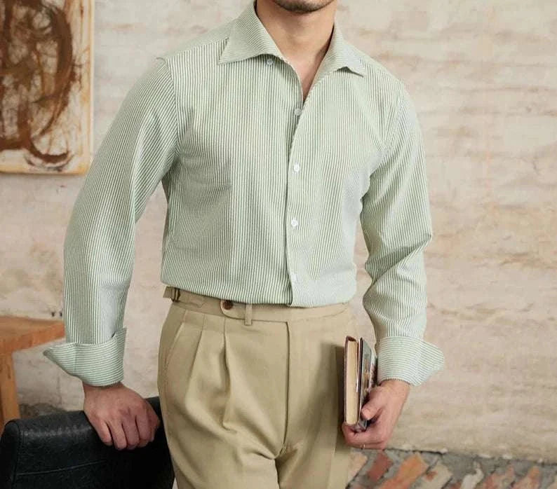 Vintage Italian long sleeve shirt in soft, breathable cotton.