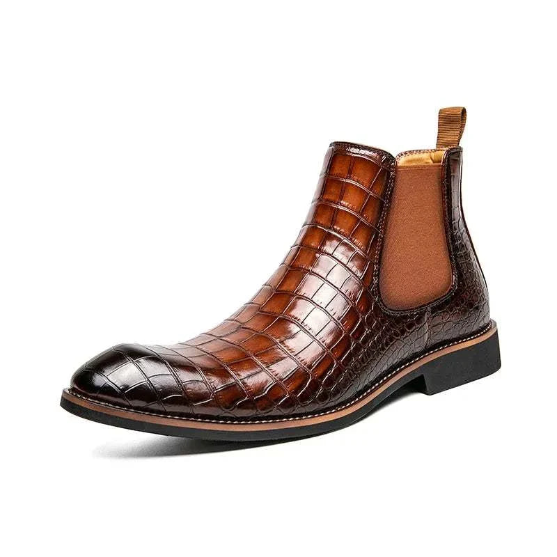 Casual snake pattern boots made of rubber and ecological leather.