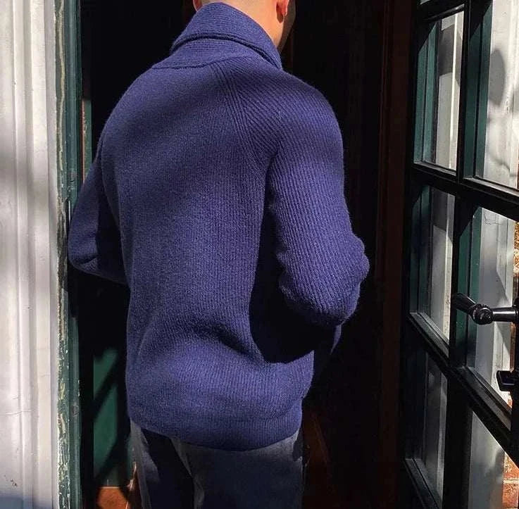 Oxford premium cardigan in navy, lightweight and warm, perfect for autumn.