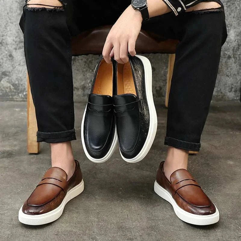 British style casual loafers for men in black and brown, elegant and comfortable.