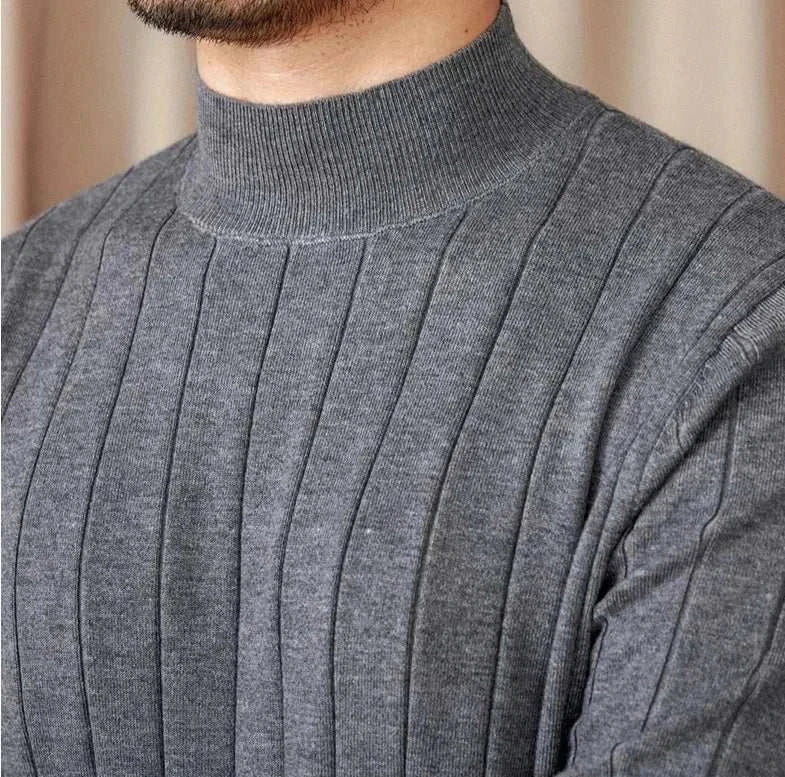 Autumn turtleneck premium sweater in gray with ribbed texture.