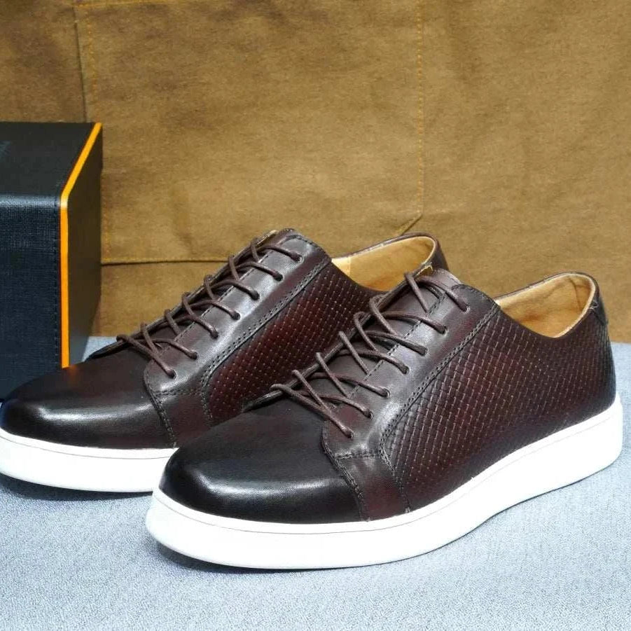 Office genuine leather shoes with contemporary design, cow leather upper, suitable for smart-casual attire.