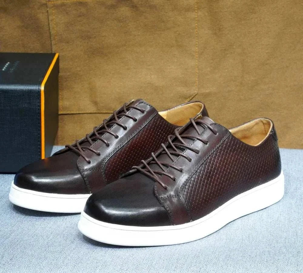 Office genuine leather shoes with contemporary design, cow leather upper, suitable for smart-casual attire.