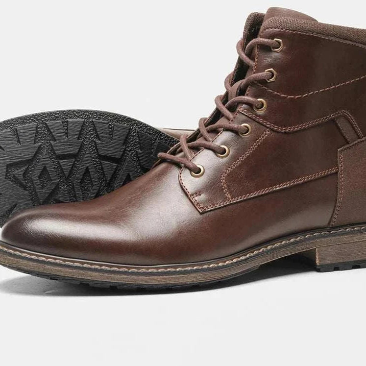 Retro British leather boots made from ecological leather and rubber, ideal for outdoor adventures.