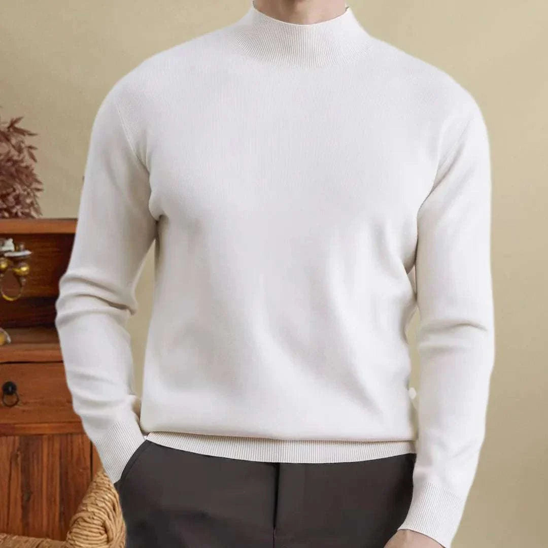 Men's social style autumn sweater in soft wool, perfect for fall occasions.