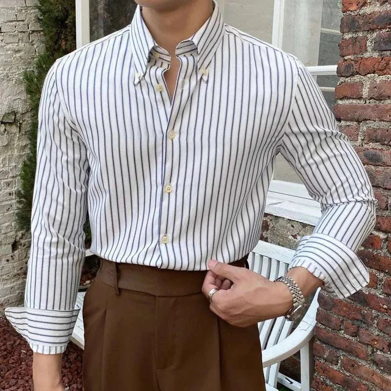 Antonios British retro striped shirt for men, classic collar, stylish and comfortable polyester fabric.