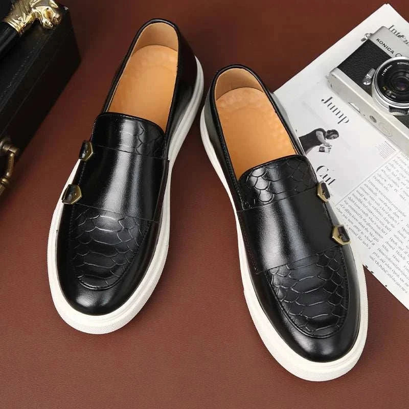 Blacky elegant loafers for men with sleek design and non-slip rubber outsole.