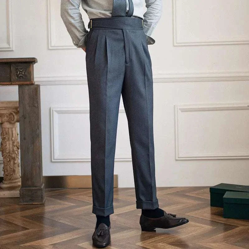 Parisian waist straight trousers for men in solid polyester, stylish and comfortable.
