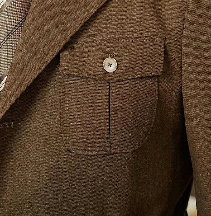 Autumn vintage old money coat made of high-quality polyester with a pocket detail.