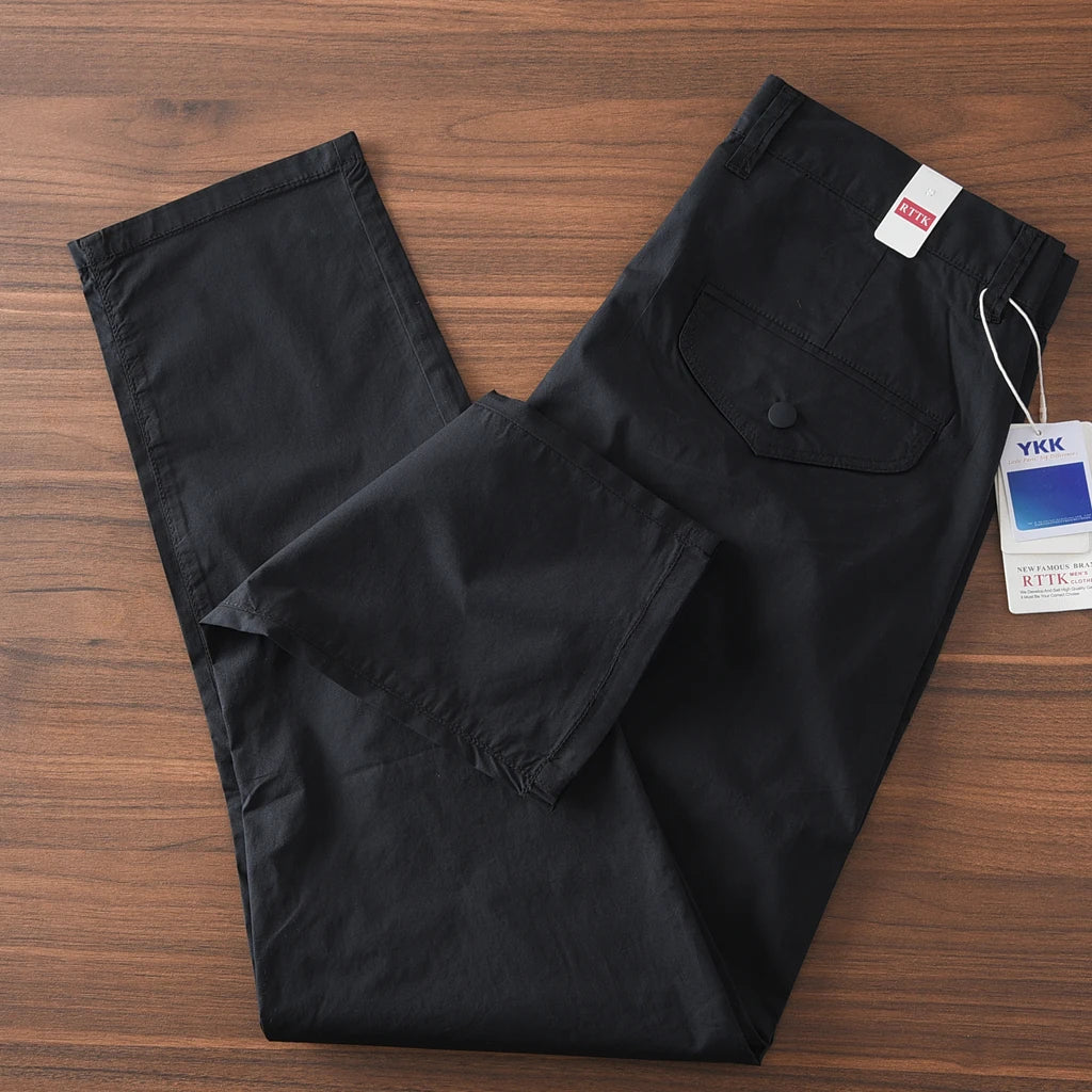 American retro fit-elastic pants