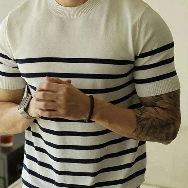 Korean summer striped t-shirt for men in cotton and polyester with classic collar.