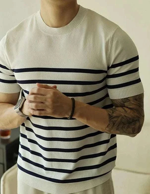 Korean summer striped t-shirt for men in cotton and polyester with classic collar.
