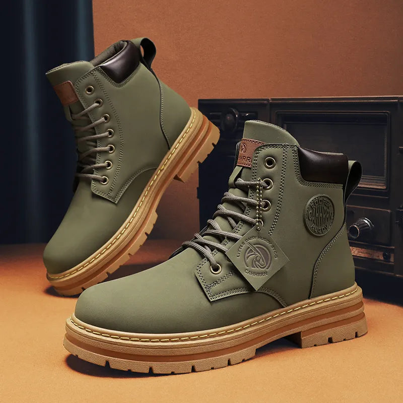 Stylish green ANT hombre boots with classic minimalist design for men's fall fashion.