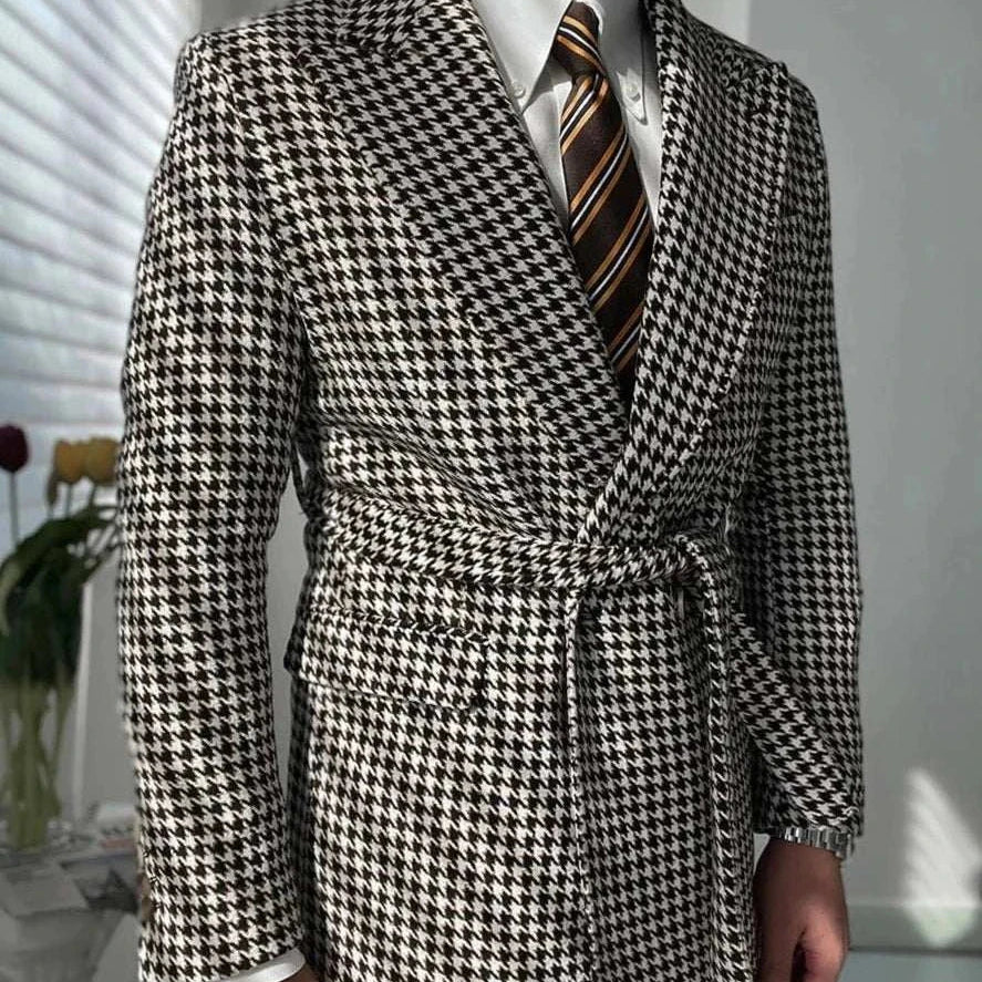 Houndstooth woolen retro suit blazer for men in black and white pattern.