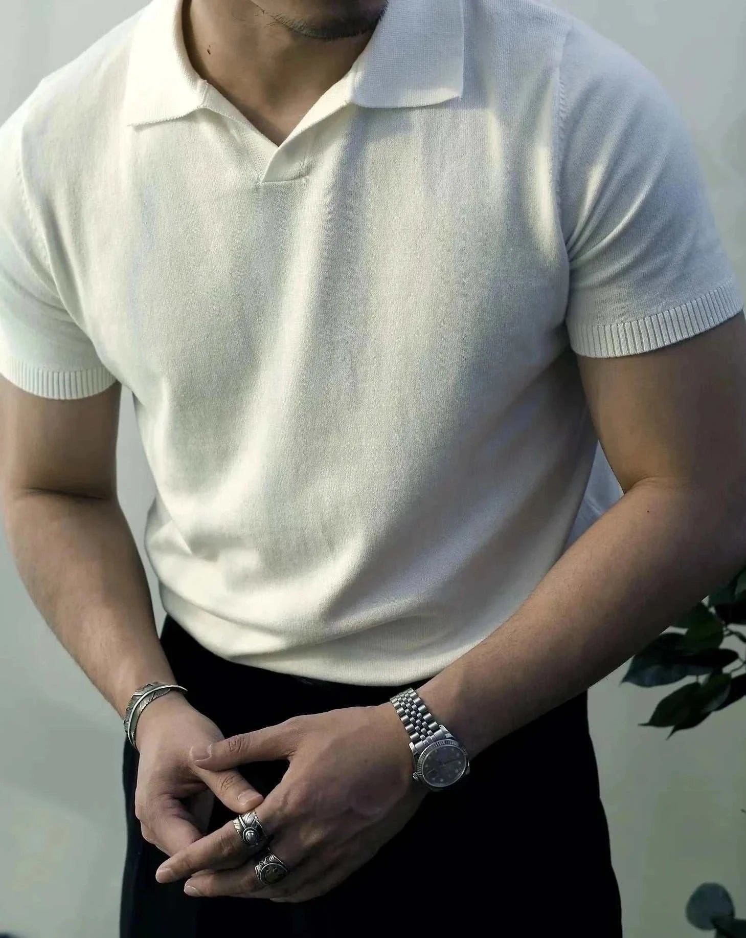 Old money American polo t-shirt for men in solid white, casual and elegant style, cotton material, ideal for spring and summer.