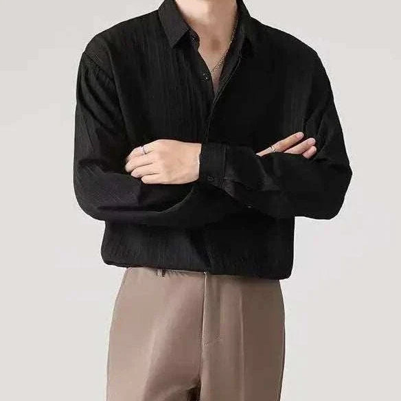 Business loose striped shirt for spring/summer, men's casual office wear in black.