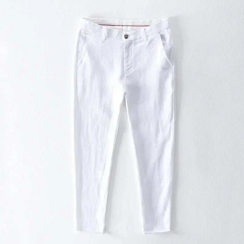 White straight oversize trousers, casual and elegant, made from 100% polyester.