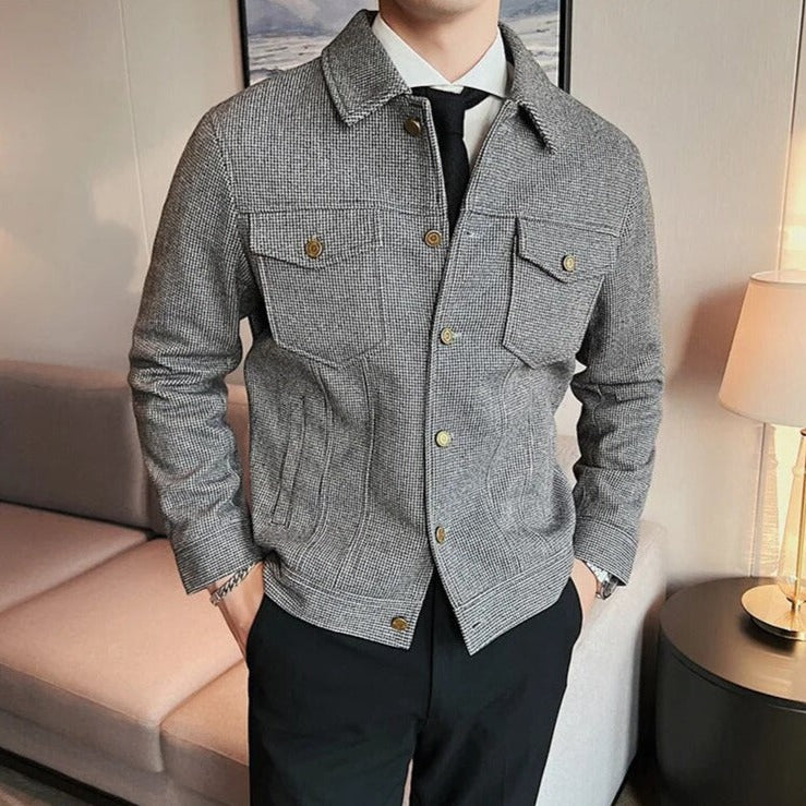 WINT casual jacket for men, elegant and breathable, worn in a modern room setting.