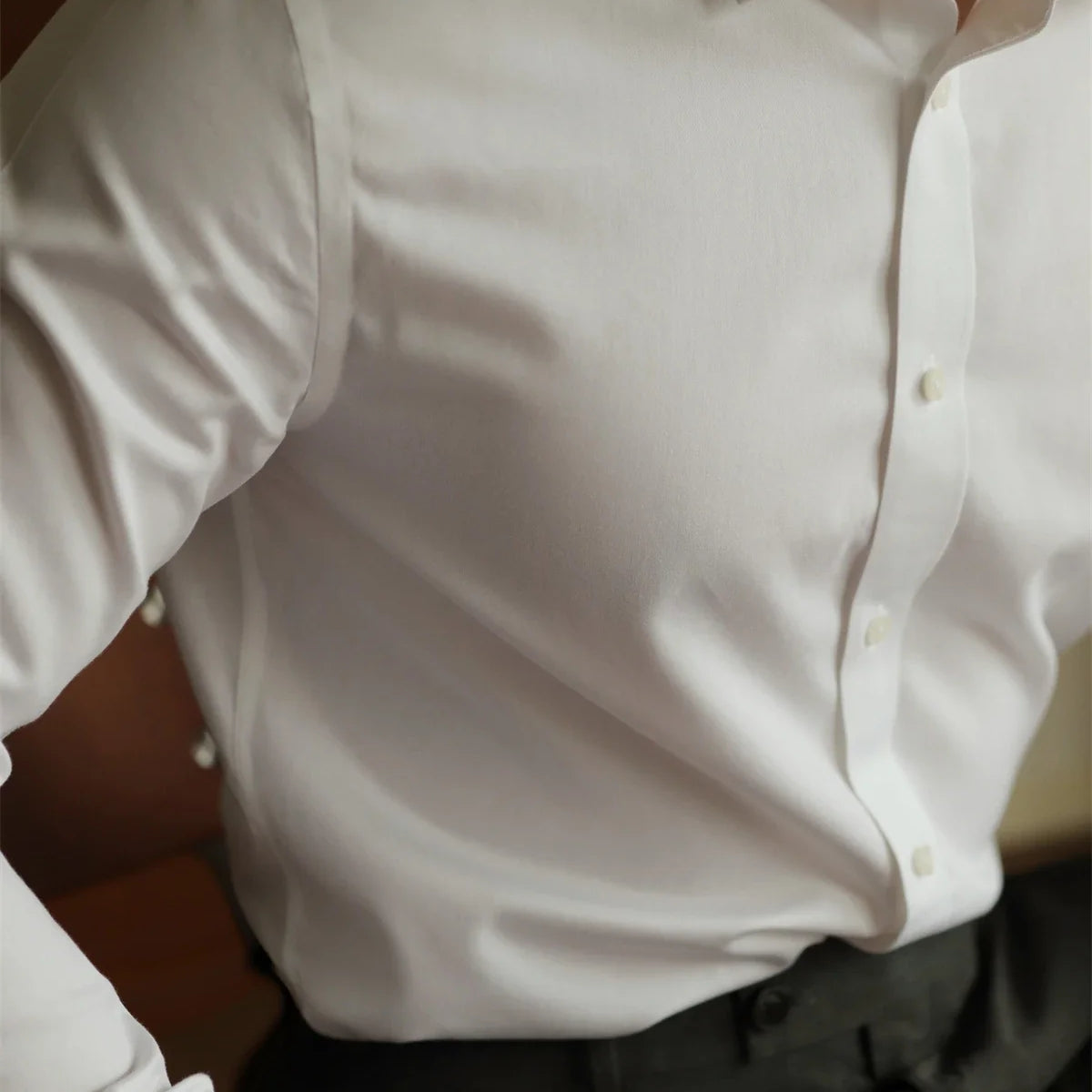 Men's casual Italian office shirt made of soft cotton.