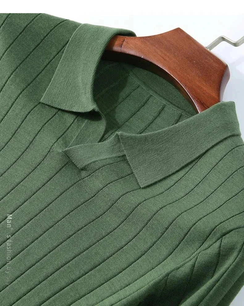 Casual wool autumn sweater in green with ribbed design, ideal for chilly weather.