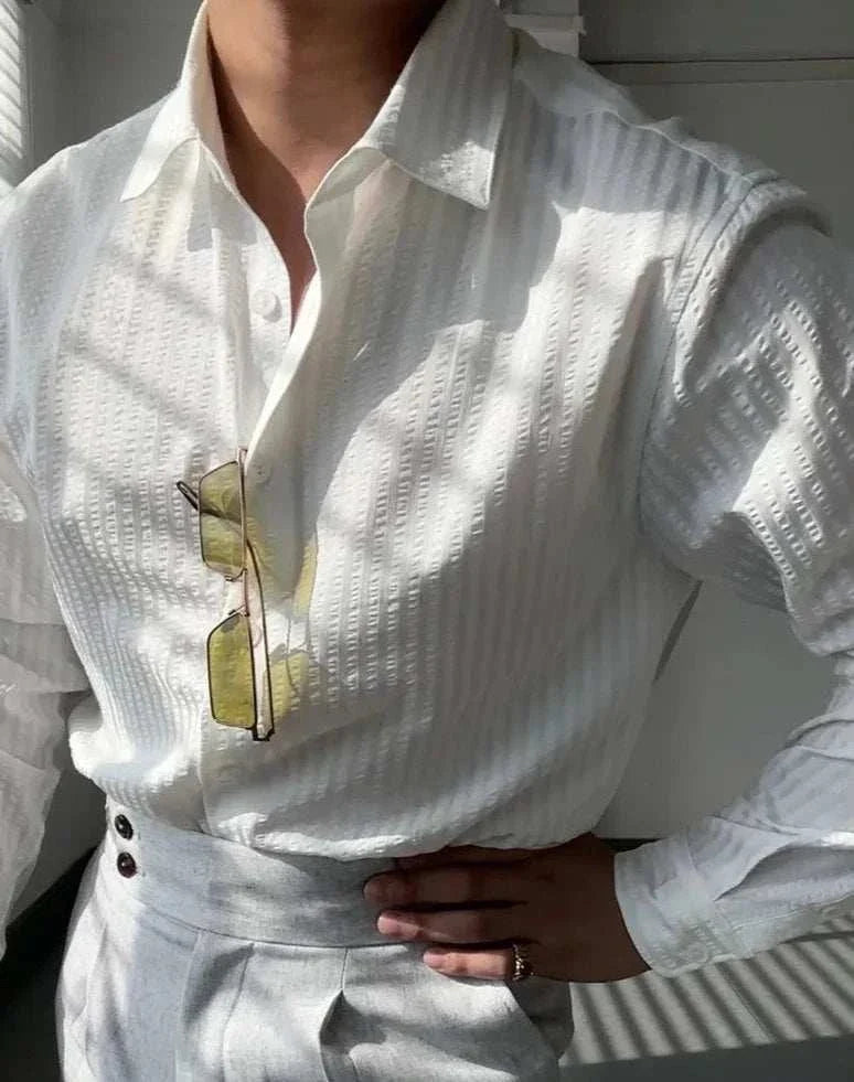 Men's casual elegant striped white shirt with classic collar; comfortable polyester fabric.