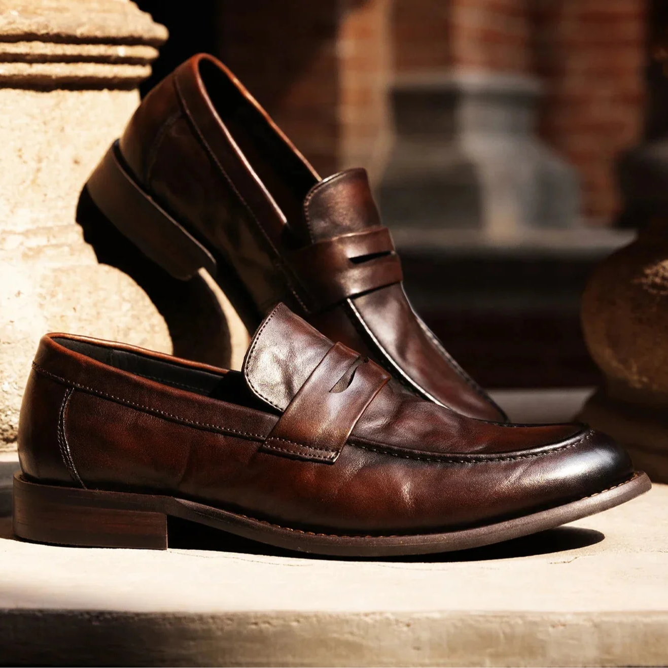 Elegant genuine leather loafers for men in brown, featuring breathable comfort, perfect for casual spring and autumn occasions.