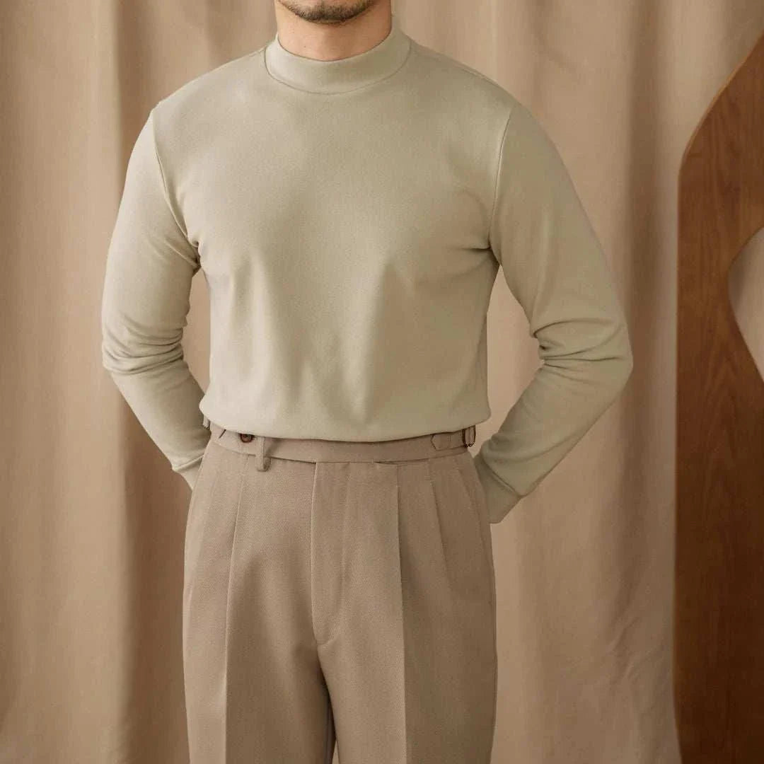 Soft half turtleneck sweater for men in polyester, cozy and stylish fit.