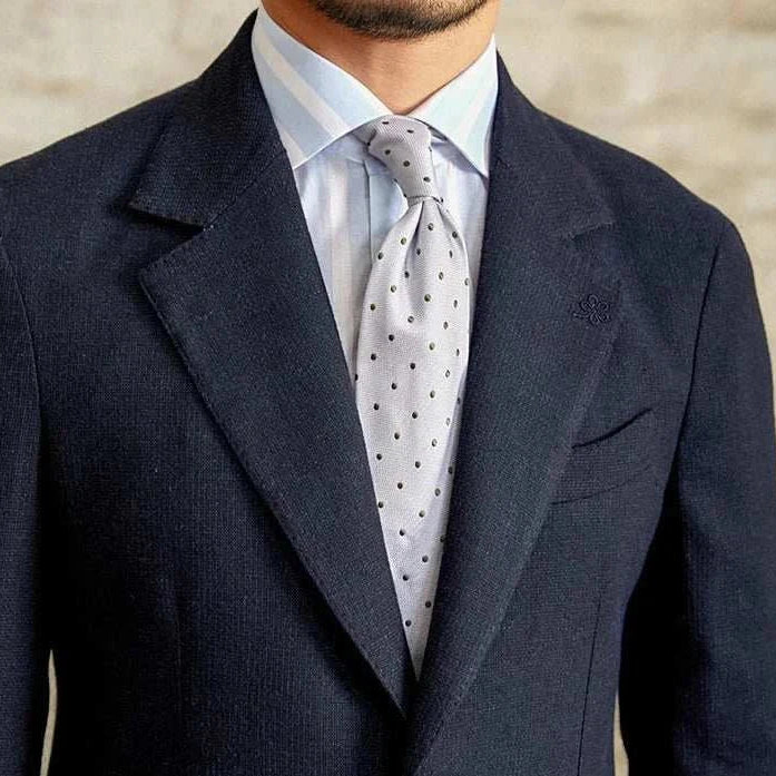 Slim fit cotton-linen blend jacket for men, elegant and comfortable design.