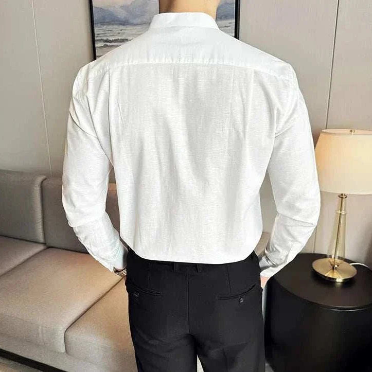 Linen smart casual long-sleeve shirt in a stylish and comfortable design, perfect for spring and summer occasions.