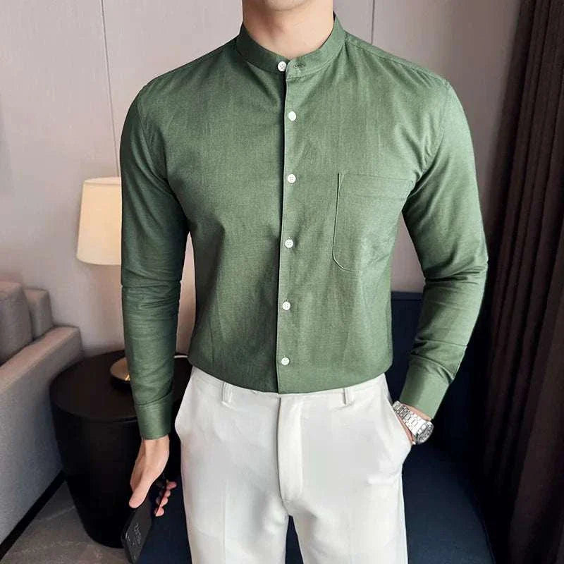 Linen smart casual long-sleeve shirt in green, ideal for spring and summer elegance.