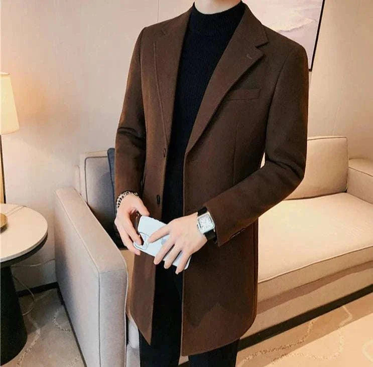 Elegant slim fit suit coat for autumn and winter fashion.