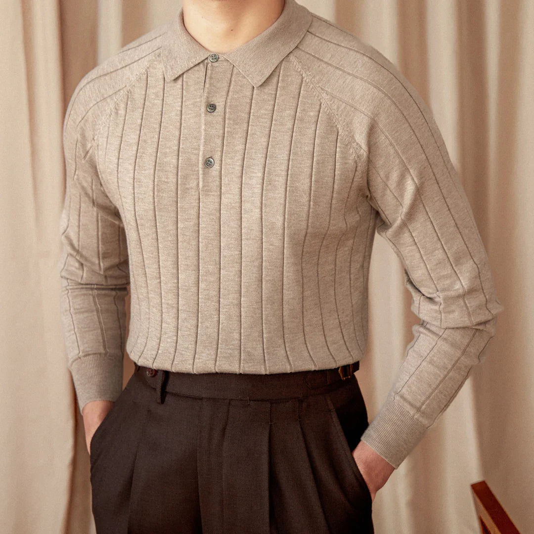 Woolblend sweater italian old money in grey, cozy men's fashion.