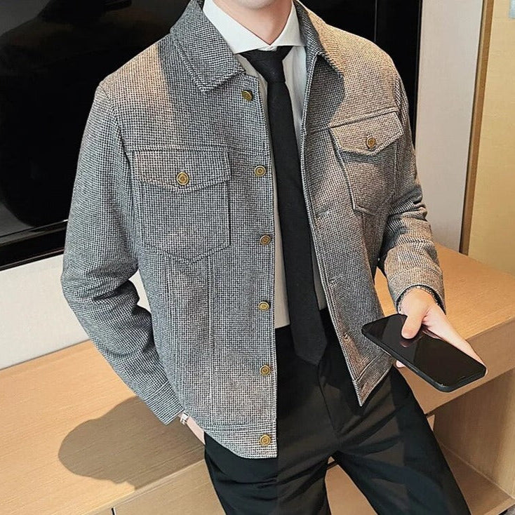 WINT casual jacket for men, stylish and breathable design, all-season wear.