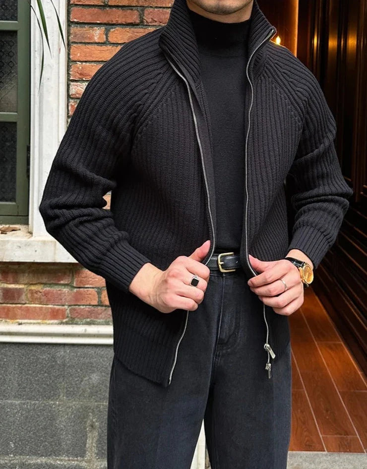 Men's retro cardigan in black, made of cotton, ideal for casual and elegant wear.